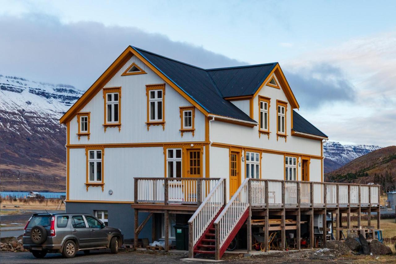 Undiraldan - Steinholt, Old Music School Apartment Seyðisfjörður Bagian luar foto